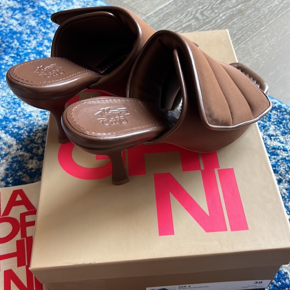 GIA BORGHINI
Puffy Scuba Sandal 39 - Picture 7 of 13